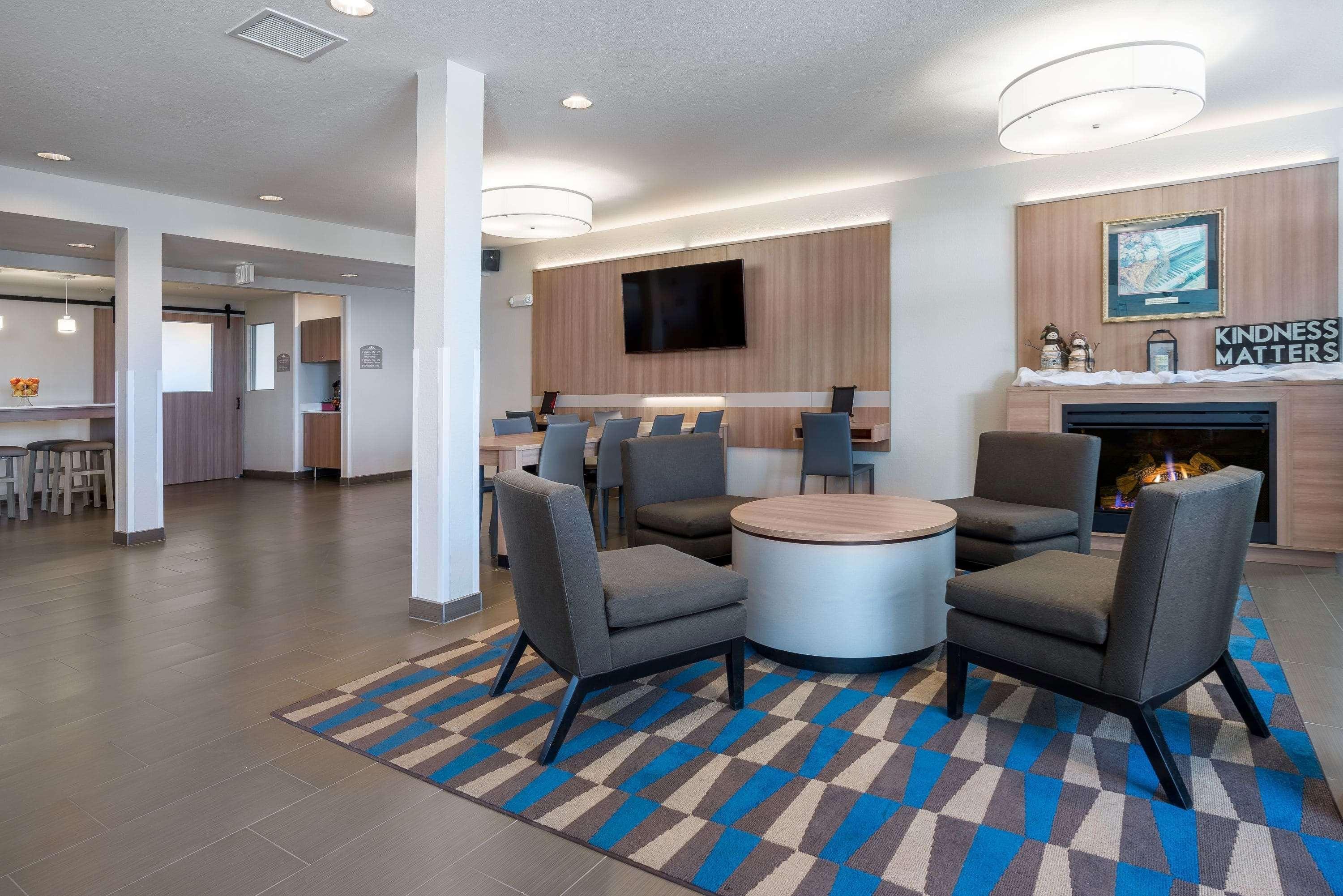 Microtel Inn & Suites By Wyndham Moorhead Fargo Area Exterior foto